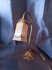 ancienne lampe en bronze dit col de cygne tulipe pâte de verre décor