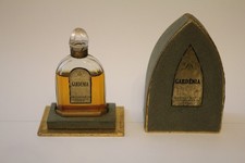 FLACON DE PARFUM ANCIEN AVEC SON COFFRET GARDENIA DE DOEUILLET-DOUCET