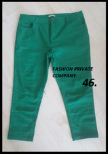 Beau pantacourt d'un beau vert taille 46