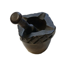 Ancien mortier en bois avec