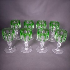 Lot 8 verres en cristal vert