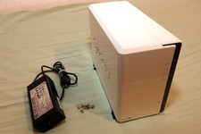 NAS Synology DiskStation DS215j - Alimentation + vis - Disques durs NON FOURNIS