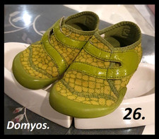 Chaussons crocodile, baskets Domyos P: 26