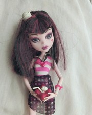 Monster High Draculaura Skull