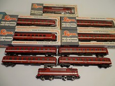 LIMA  .  Lot 2 Locomotives  et  8 Wagons . CAPITOLE .   HO .