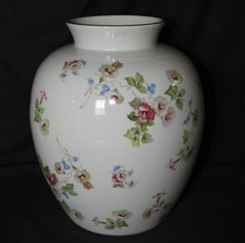 Porcelaine de LIMOGES France : Grand vase, décor floral, parfait état (h. 28 cm)