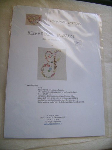 Kit broderie alphabet - alphabet, fleuri
