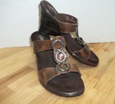 Lovely Avant Wedge Sandals Waterfall Heel Hammered Pewter Toned Rings 7 1/2 M