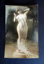 CPA  -  Photographie d'Art  - Jeune Femme nue sous un simple voilage