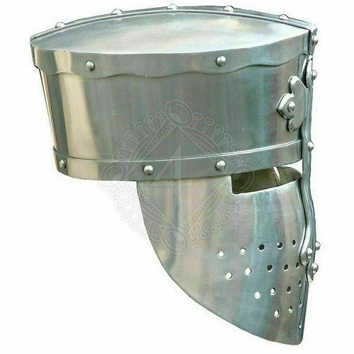 Casque médiéval grand