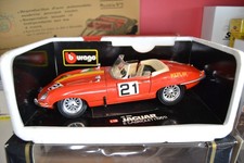 BURAGO  1/18  Jaguar Type E