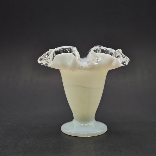 Fenton silver crest white - silver, milk