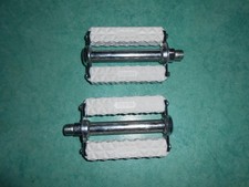 Paire de pédales blanches Solex Motobécane Peugeot