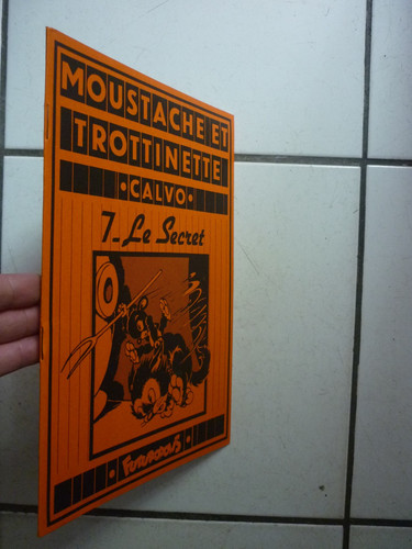 Calvo moustache et - /,