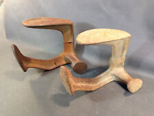 Lot de 2 anciennes enclumes de cordonnier forme de chaussure atelier cordonnerie