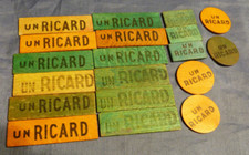 RICARD : 19 ANCIENS JETONS EN BOIS