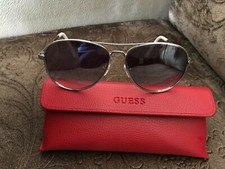 Lunettes de soleil Guess