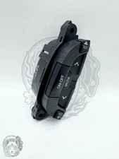 Nissan 25552-VD21A Y61 PATROL (GR) 1997/10-2010/03 Switch assy-radio Genuine