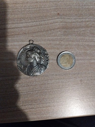 Grosse médaille arlésienne - médaille,
