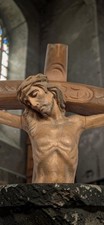Croix avec figure de
