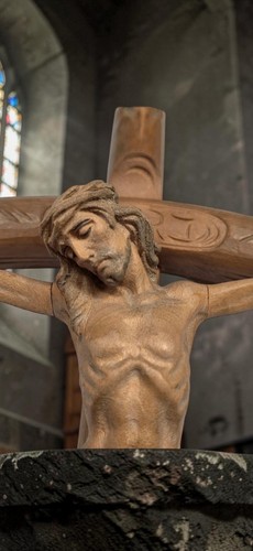 Croix avec figure - , de