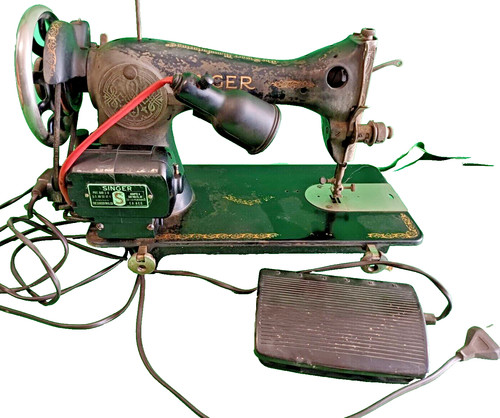 Ancienne machine coudre - a,