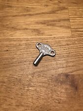 Clef longue pour voiture