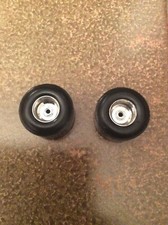 ROUE AVANT COMPLETE BURAGO POUR FORMULE 1 ECHELLE 1/24