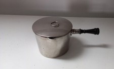 Ancienne casserole en métal