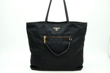 PRADA Sac Bandoulière Fourre-Tout Exterior Poche Triangulaire Plaque Logo Nylon