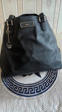 Un sac à main DKNY 100%Cuir