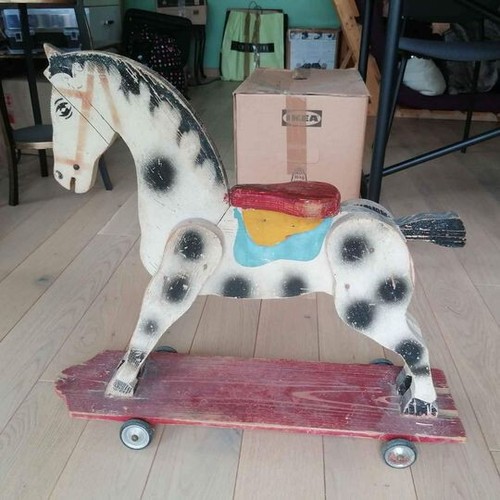 Cheval bascule ancien en - a,
