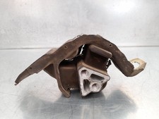 684786 support moteur gauche