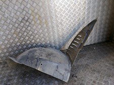 Pare Boue Avant Gauche Partie