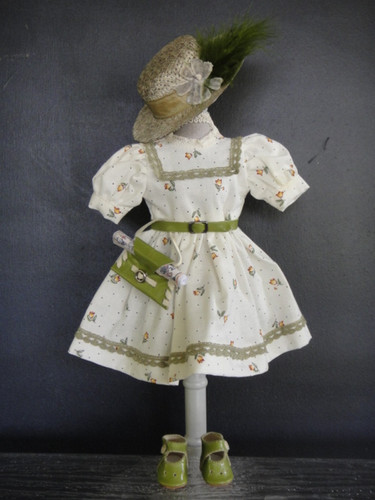 Robe pour poupée ancienne