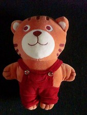doudou peluche chat tigre orange salopette rouge DPAM DU PAREIL AU MEME 24cm