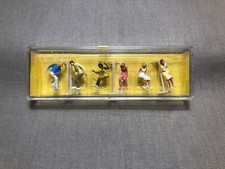 Preiser HO, Ref 0180, "Personnages assis et bancs" !!