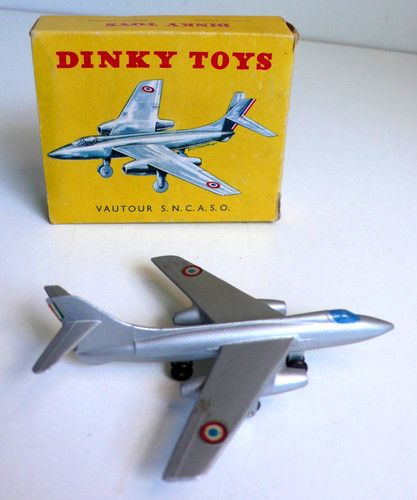 Avion dinky toys vautour - dinky,