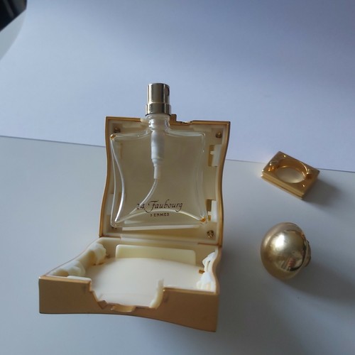 Hermes flacon doré métal - en,