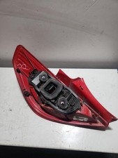 Feu arriere principal droit