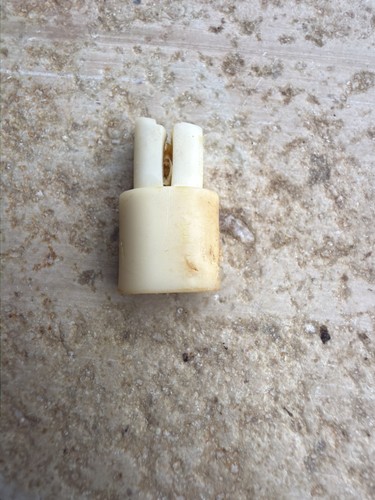 Pièce plastique tronçonneuse - plastique,