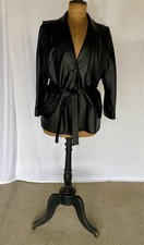 Veste en cuir noir cintrée