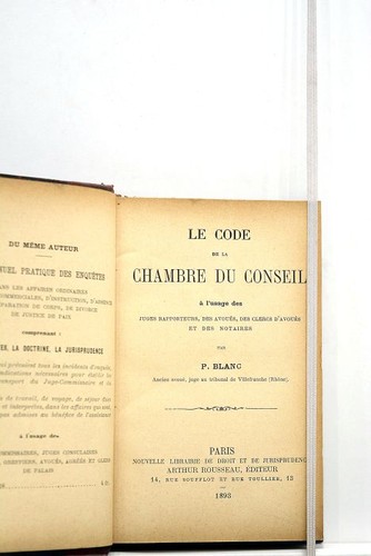 Livre ancien blanc - blanc, code
