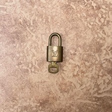 Cadena cadenas et clé LOUIS