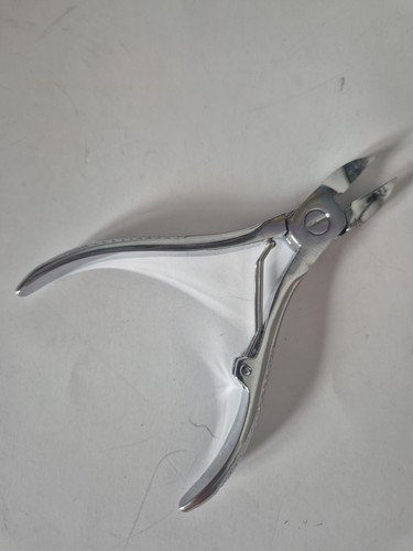 Pince coupe ongles - pince, coupe-ongles