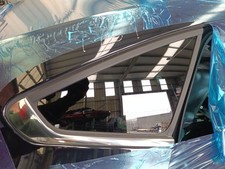 833067352R VITRE TRIANGULAIRE
