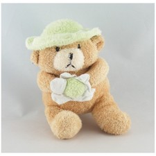 Doudou ours beige chapeau vert