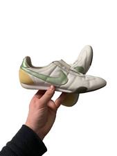 Baskets basses femme Nike vintage en cuir Y2K taille US9,5 UK7 EUR41 26,5 cm