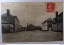 Ormes (Aube) - La Mairie et la Place, l'école