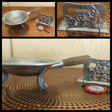 LOT 1 VIDE POCHE EN ÉTAIN "J. GOARDERE " ET 1 SUPPORT SERVIETTES APÉRITIVE ÉTAIN